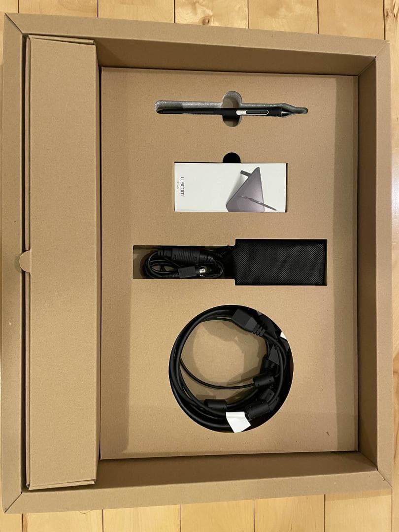 Wacom Cintiq 16 液晶ペンタブレット本体