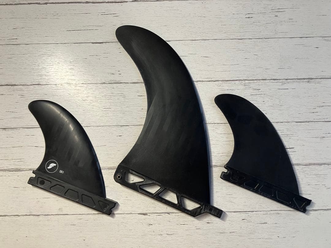ミッドレングス・ロングボード用シングルフィン➕スタビ３枚セット　フューチャー