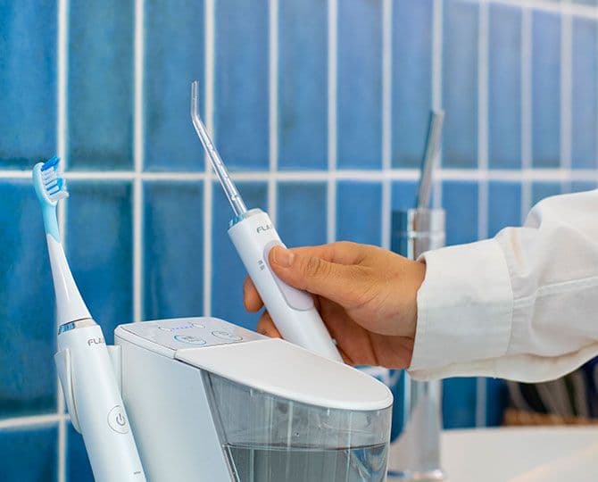 【未使用品】T-TIME 電動歯ブラシ付き ホワイト　UV歯ブラシ除菌器付き❢❢