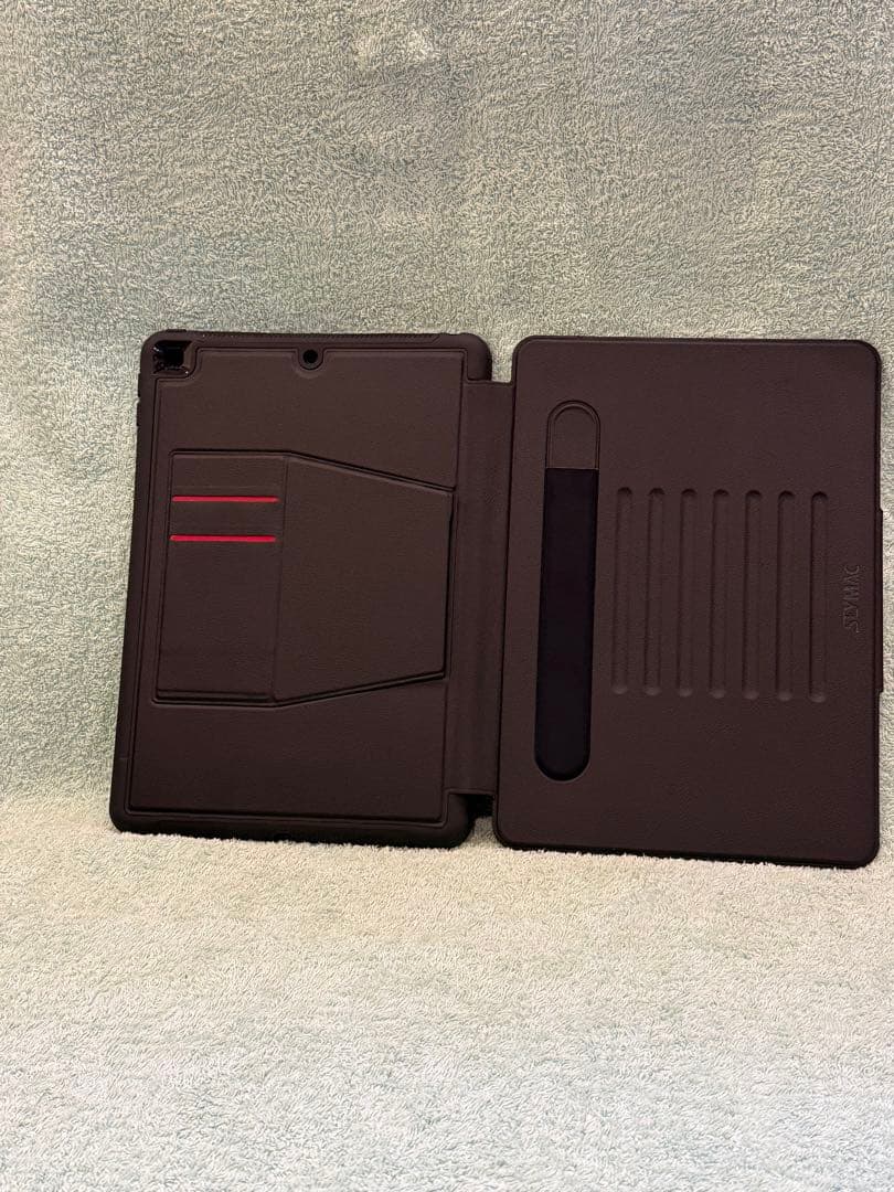 Apple iPad Wi-Fiモデル(第8世代) スタンドケース付き