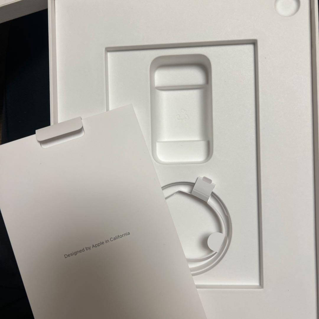 iPad (A16) Wi-Fi 128GB 本体 充電ケーブル付き ブルー