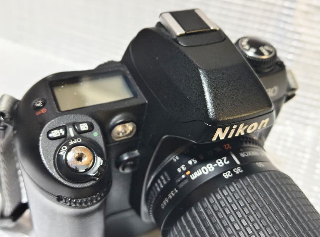 お買い得 ニコン F80とアクセサリーセット