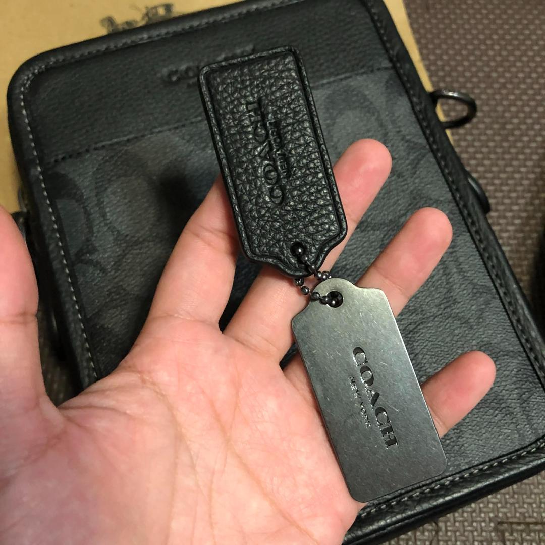 COACH メンズ ショルダーバッグ 新品未使用