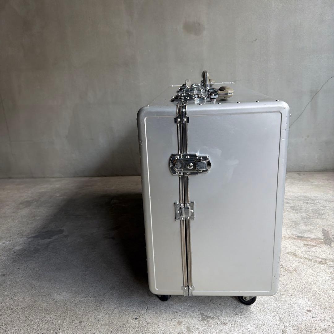 オールドヴィンテージ　アルミトランクケース　キャスター付き　鍵付き