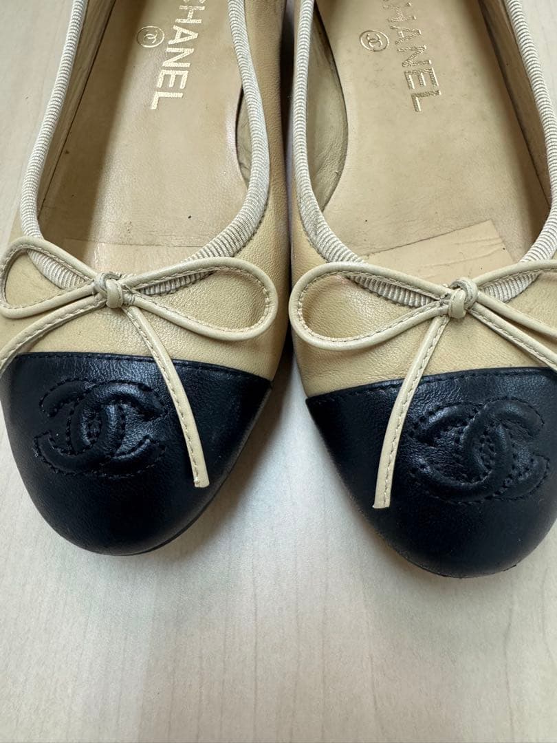 CHANEL フラットシューズ 35 1/2 ベージュ/ブラック