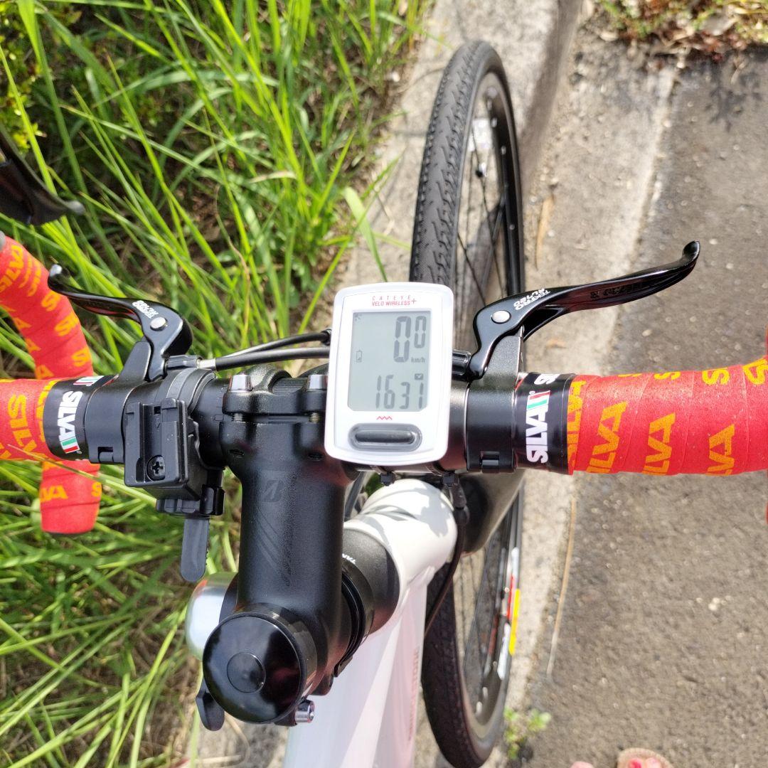 ホワイトロードバイク 700C デジタルサイクルコンピュータ付き