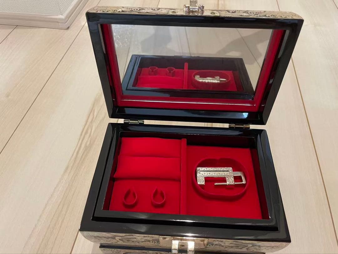 貝細工のアクセサリーケース