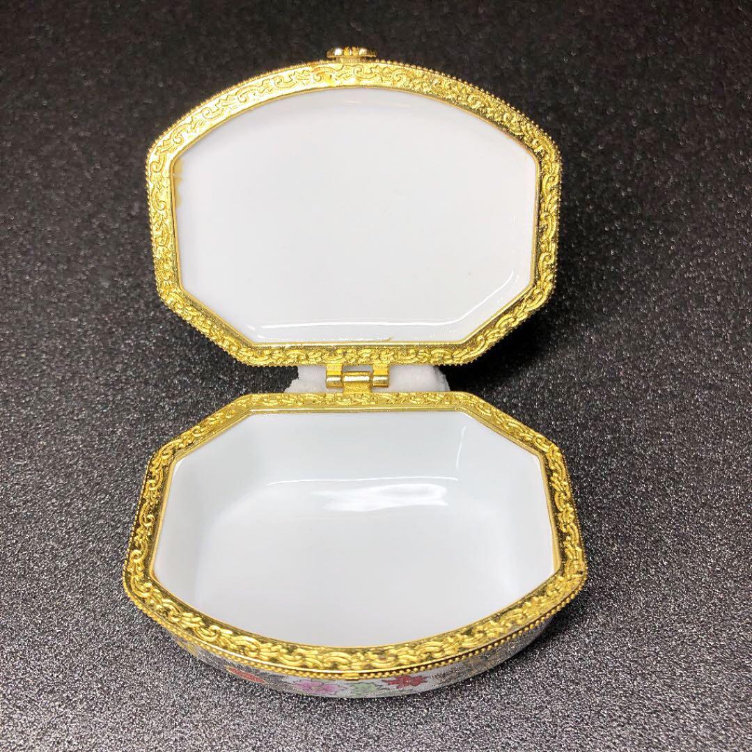 【未使用品】マイセン 金彩フラワー ピルケース  小物入れ