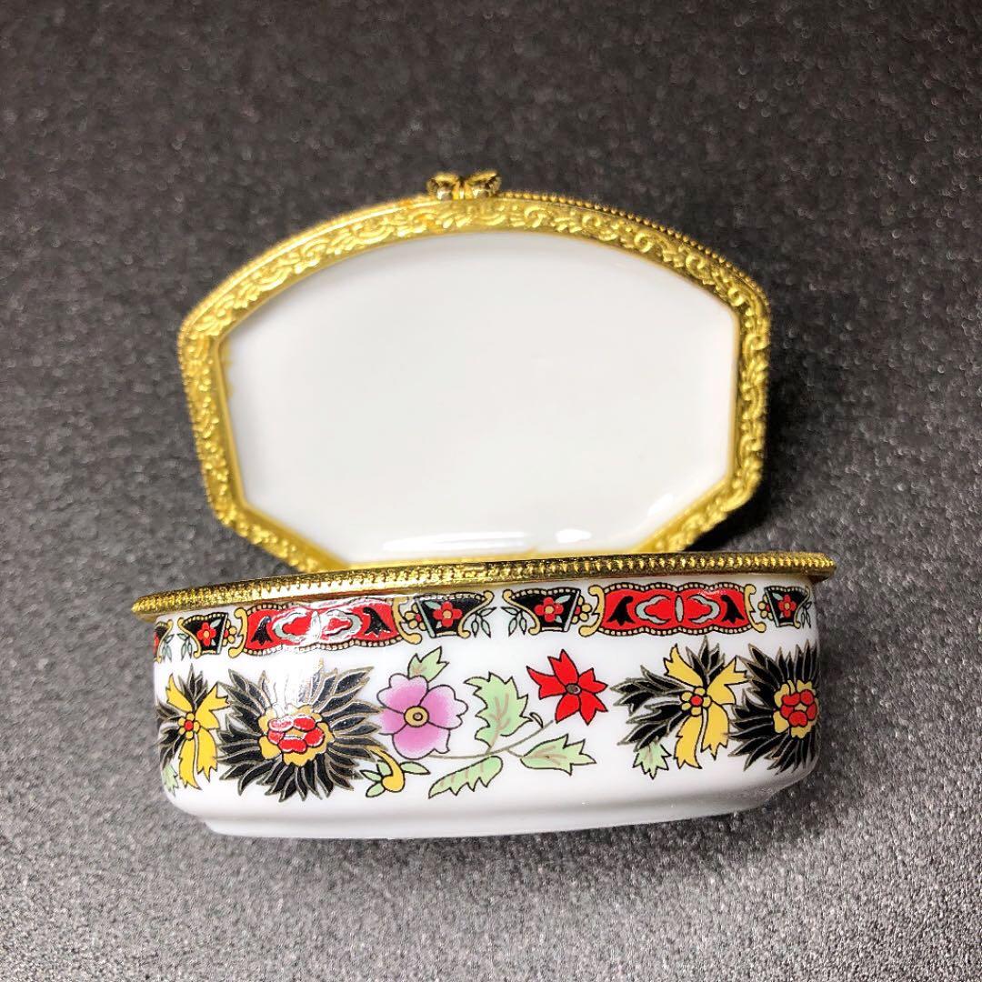 【未使用品】マイセン 金彩フラワー ピルケース  小物入れ