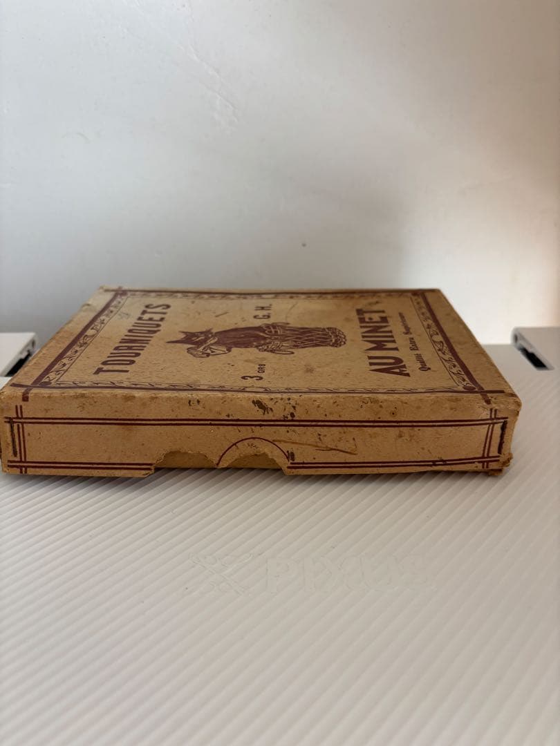 フランスアンティーク　AU MINET 糸巻き箱　猫