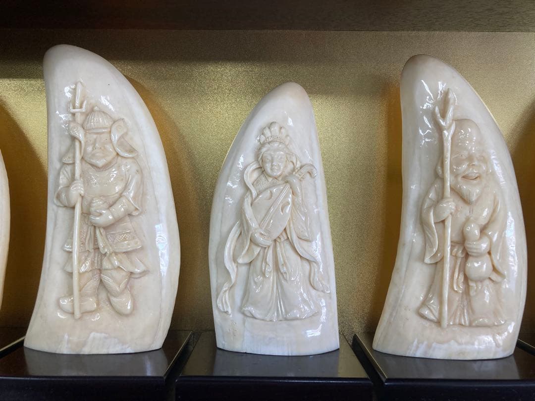 マッコウクジラの牙　七福神　玉峰作　ケース付き