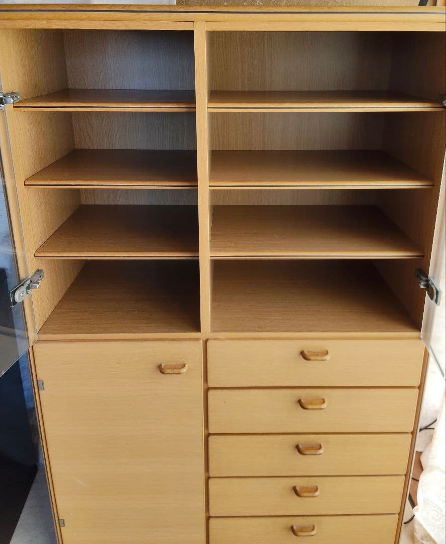 木製食器棚 ガラス扉付き