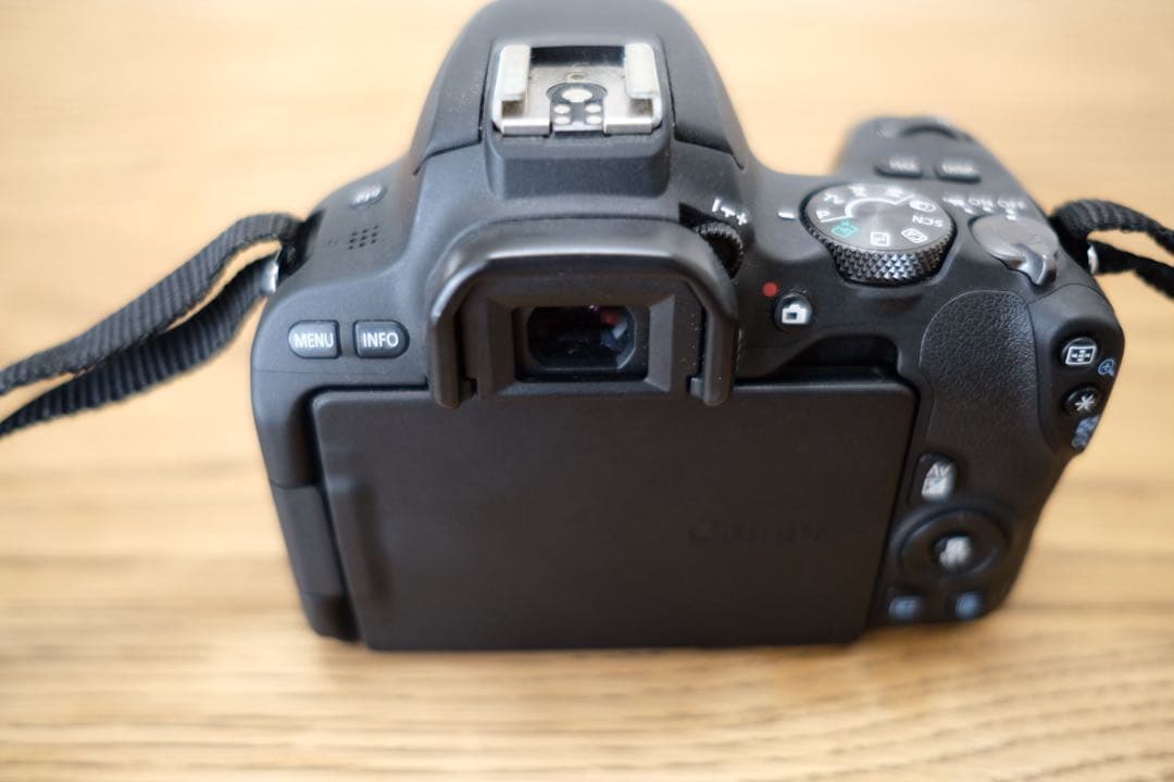 Canon EOS Kiss X9 本体 + レンズセット