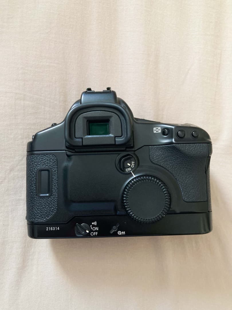 美品　＊Canon EOS-1V　フィルム一眼レフカメラ