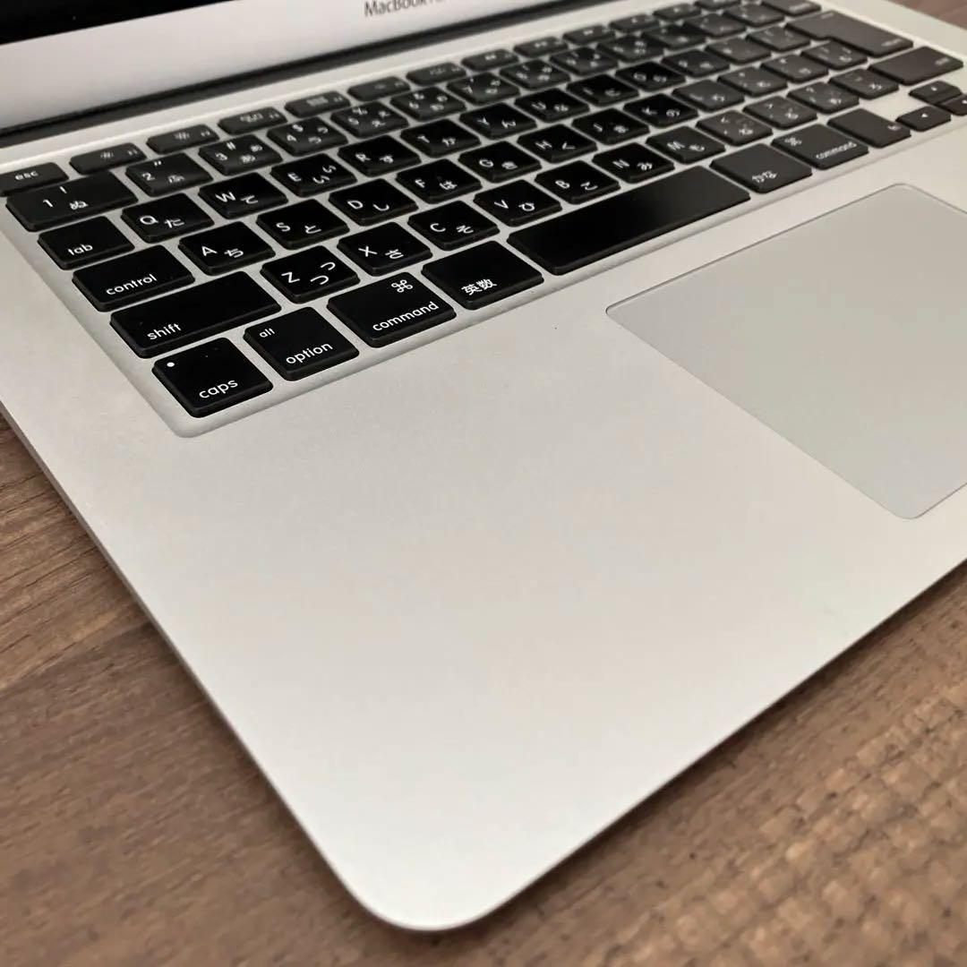 MacBook Air 13インチ 2012 / 4GB 128GB 充電器付き