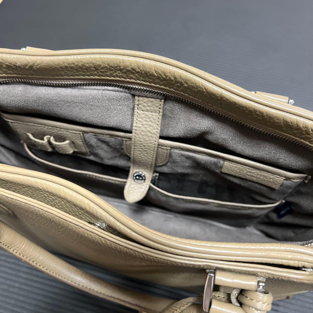 ビジネスバッグ ベージュ レザー