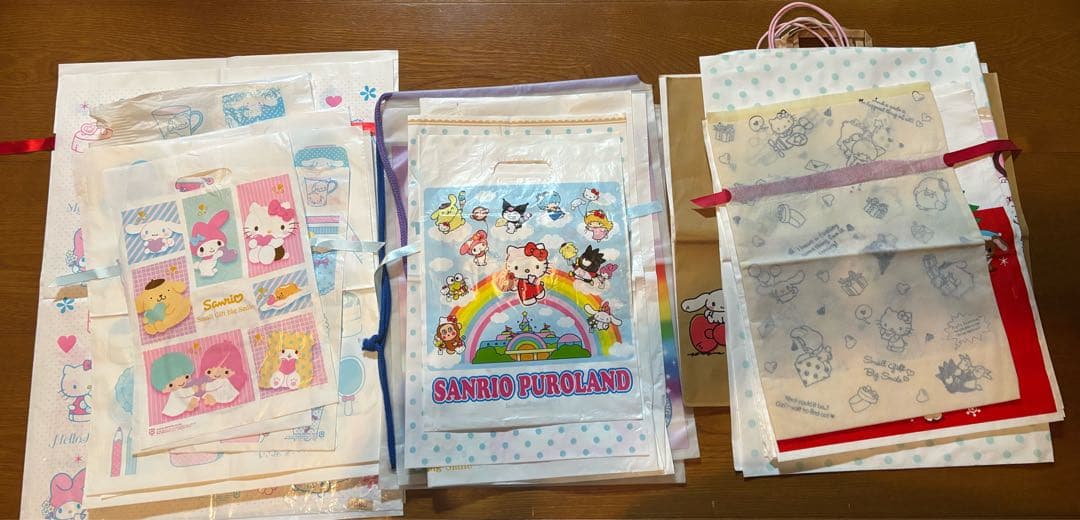超貴重！2000年からサンリオで購入した時のショップ袋+2000年限定版物あり♡