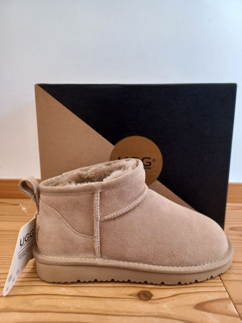 【新品未使用】UGG オーストラリアンシェパード　ショートブーツ