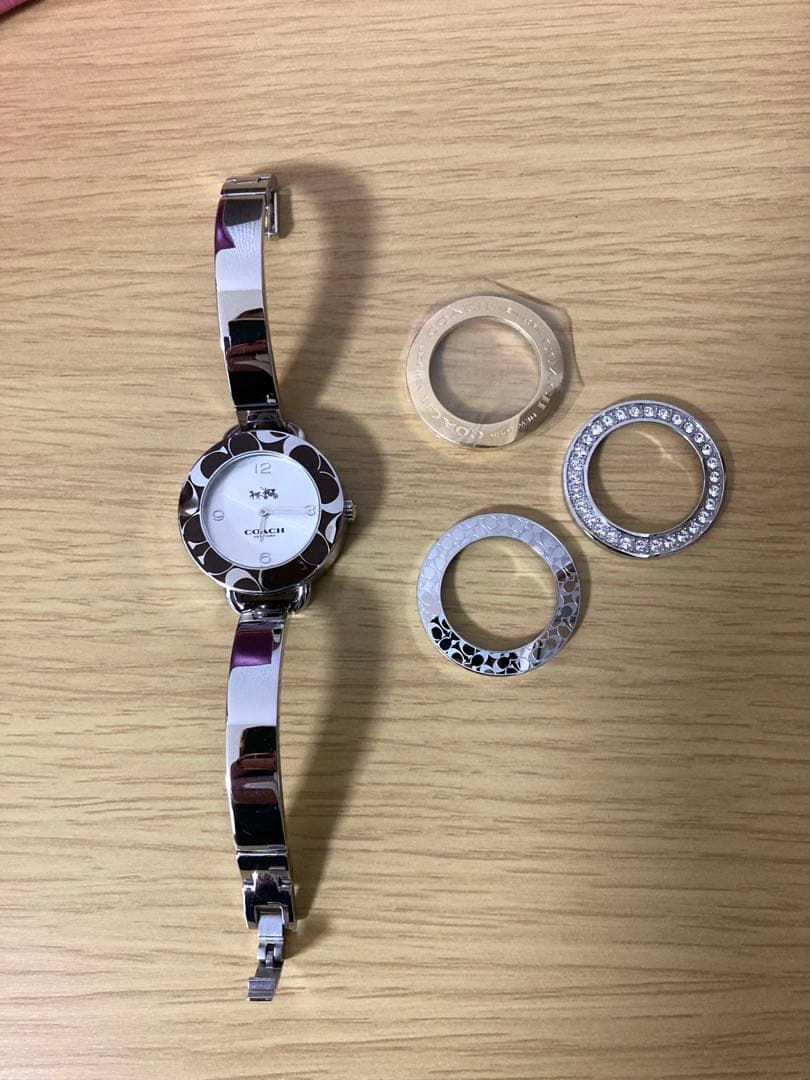 【aqua様限定】COACH 時計　替えベゼル×4 レア　電池交換済み　稼働品