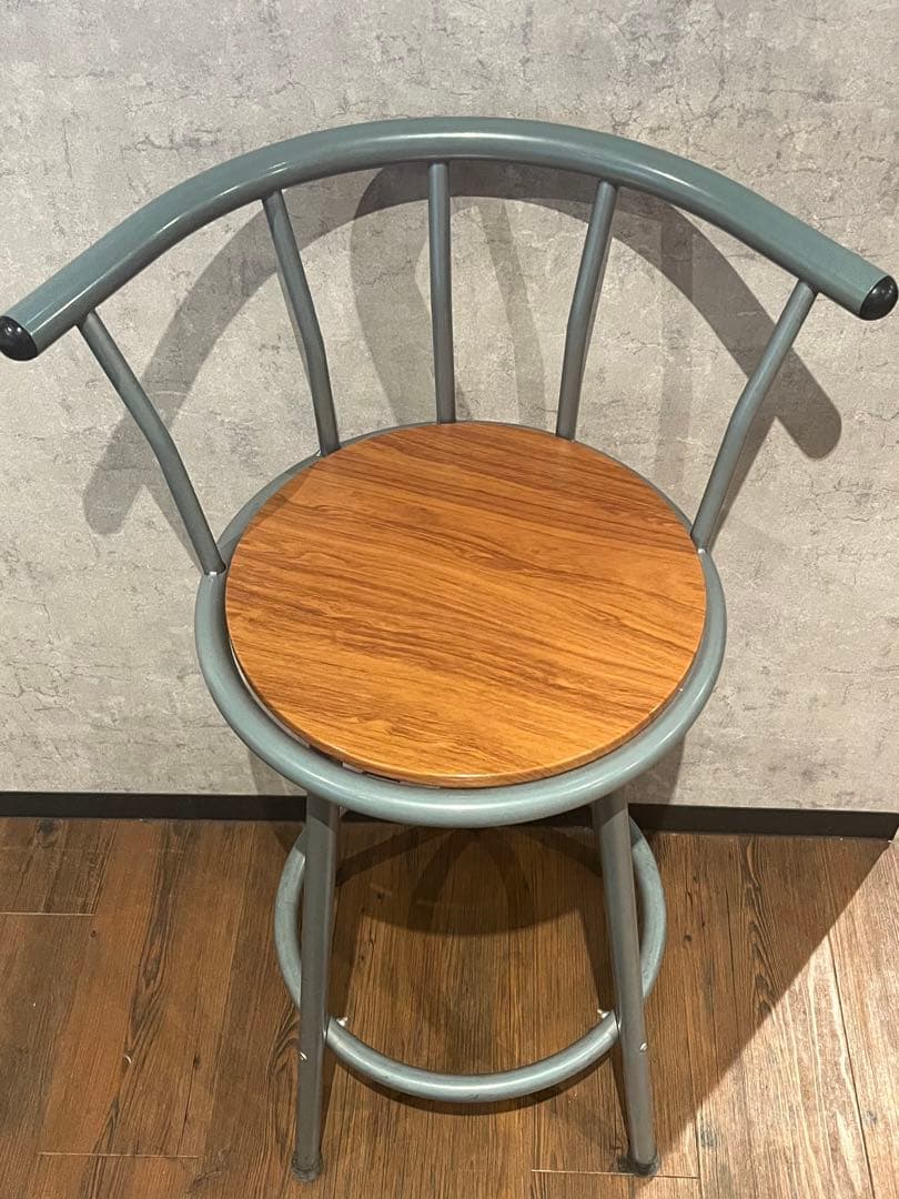 木製円形テーブルとバースタイル椅子2脚セット