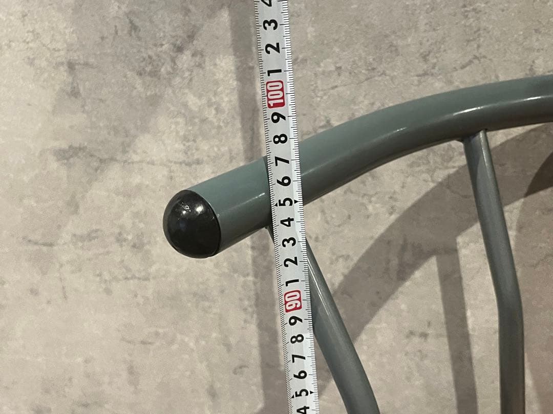 木製円形テーブルとバースタイル椅子2脚セット