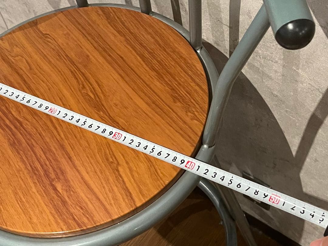 木製円形テーブルとバースタイル椅子2脚セット
