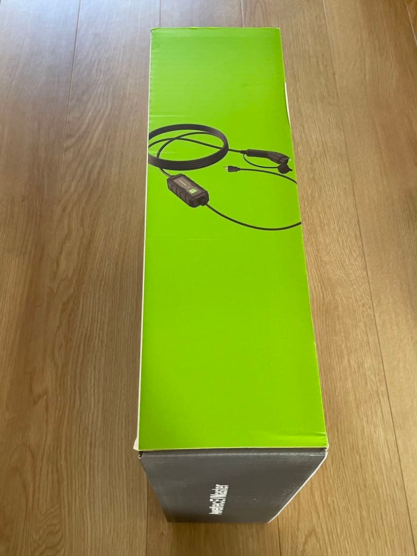 【定価27000円・新品】電気自動車用 EV/PHEV充電器 8A～15A調整可