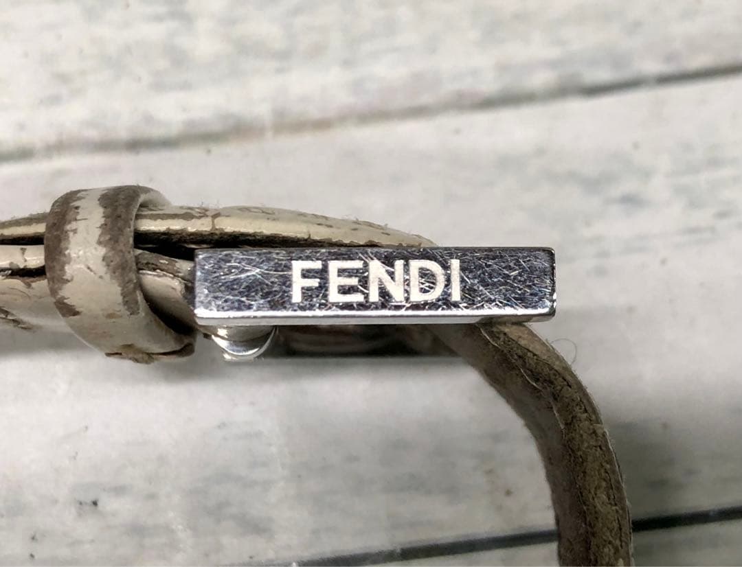 FENDI フェンディ 7000L 12PD シェル文字盤 腕時計　6861T