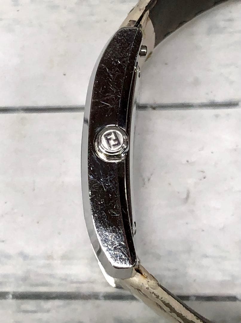 FENDI フェンディ 7000L 12PD シェル文字盤 腕時計　6861T