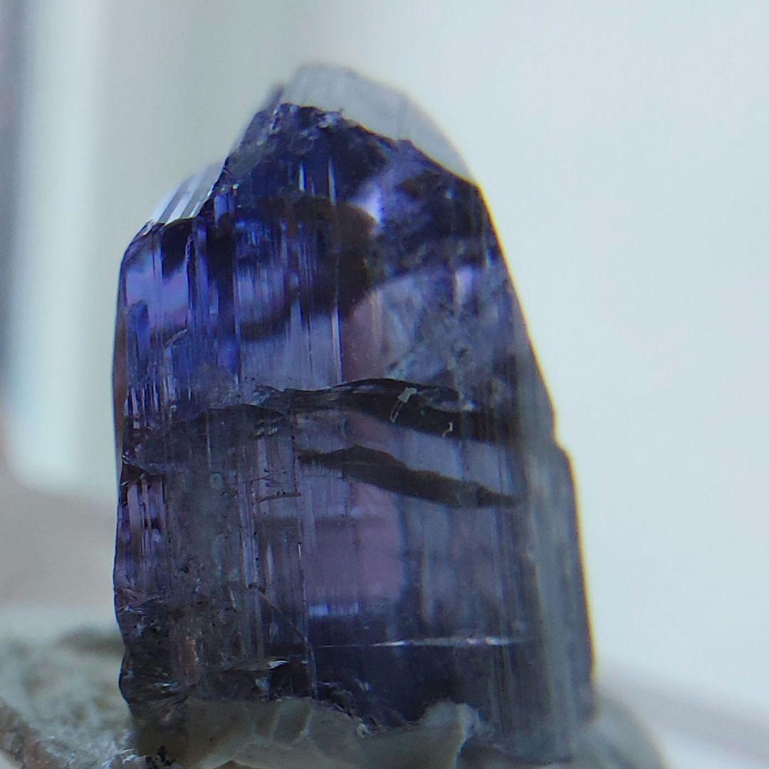 タンザナイト 灰簾石 バイカラー 非加熱 0.7cm×0.7cm×1cm