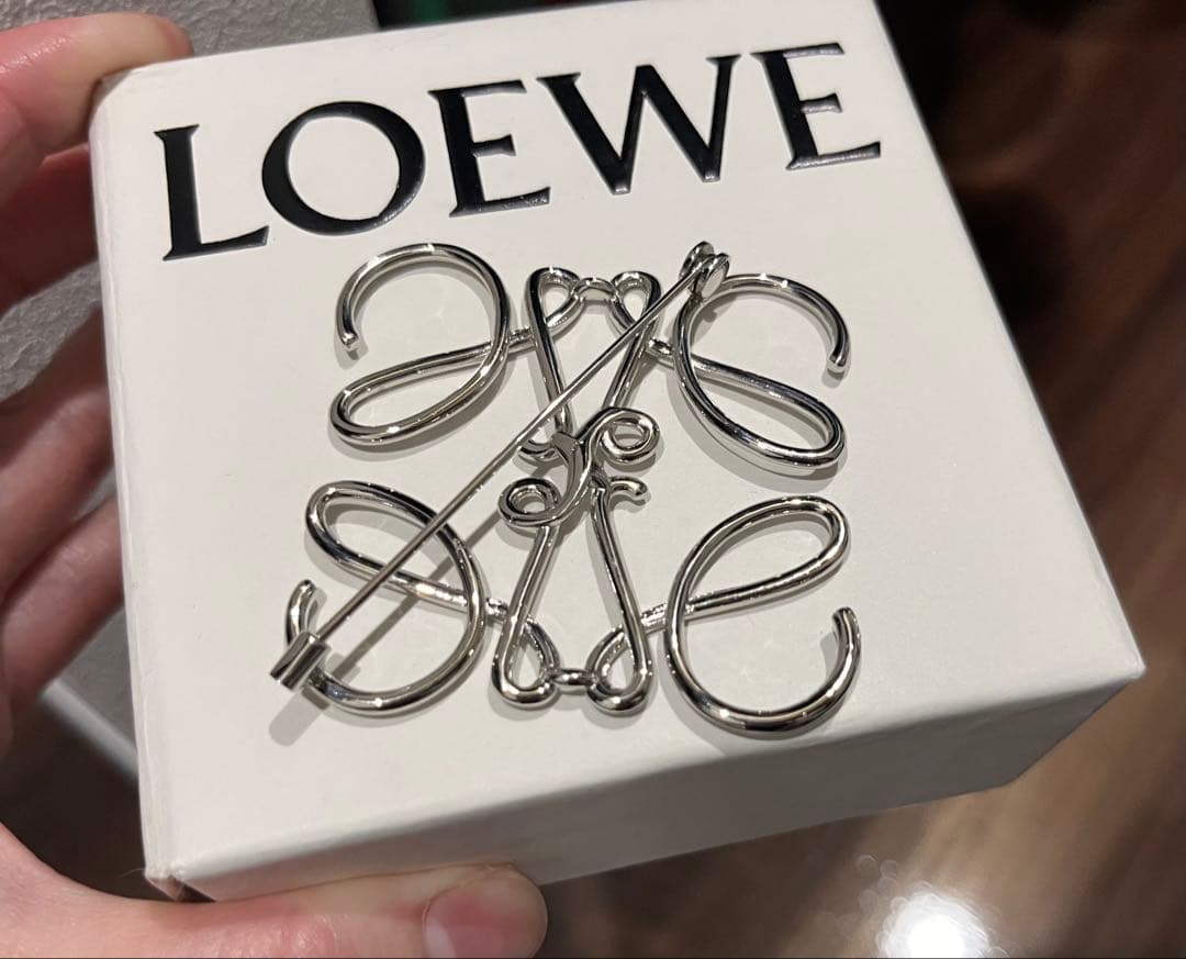 【いちぽめ】ロエベ ブローチ シルバー