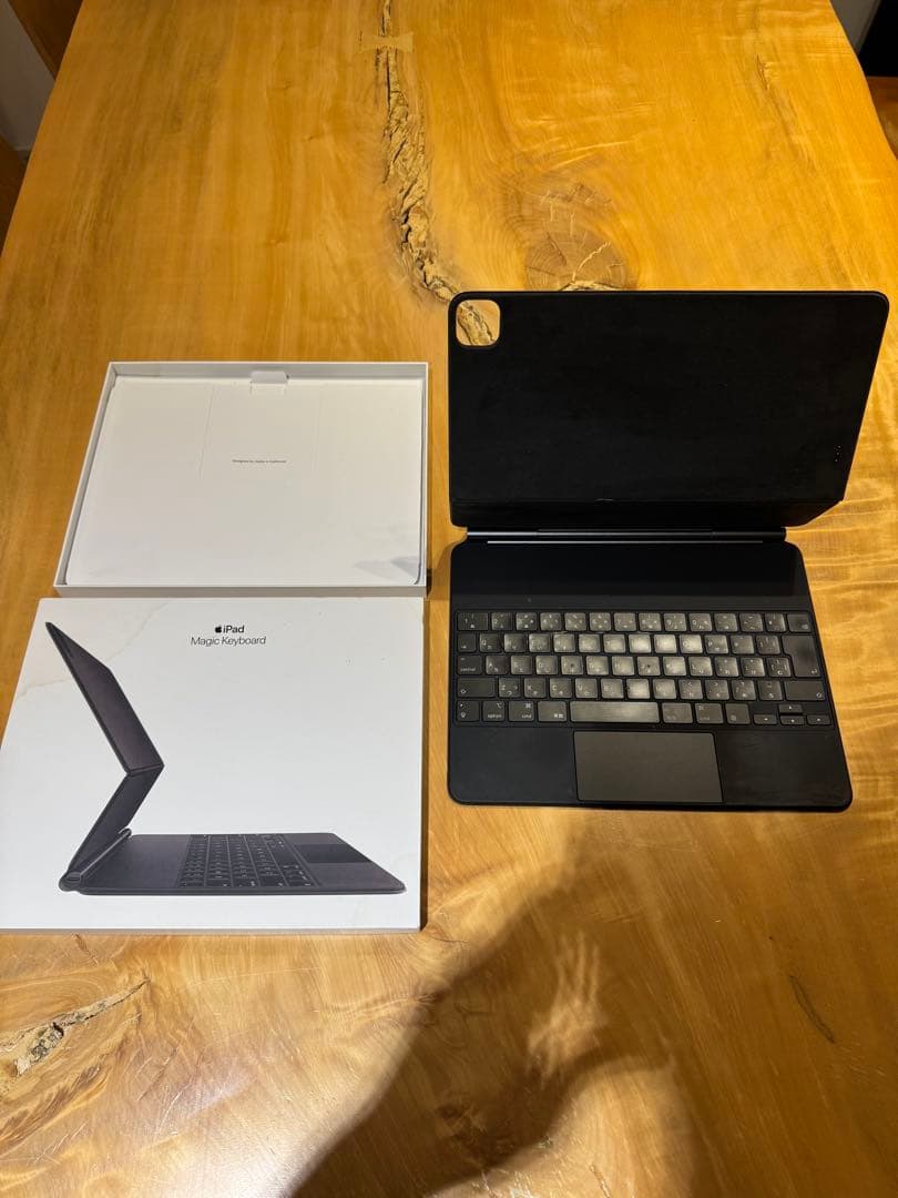 【美品】 iPad Pro 12.9第4世代+Magic Keyboard付き