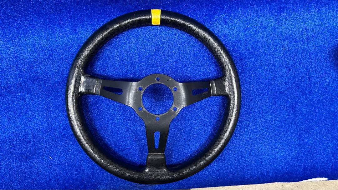 正規品 MOMO モモ ステアリング ブラック 35