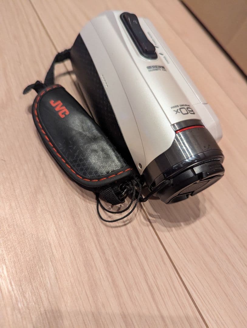 ビデオカメラ JVC Everio GZ-R400-W 防水、耐衝撃、耐低温