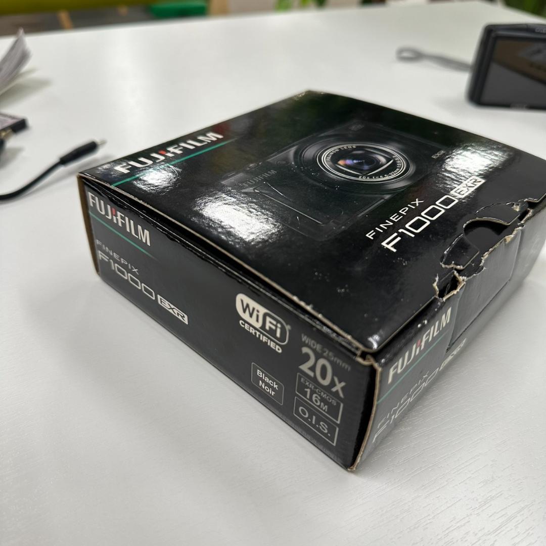 p*k様 FUJIFILM FinePix F1000EXR コンパクトデジタル