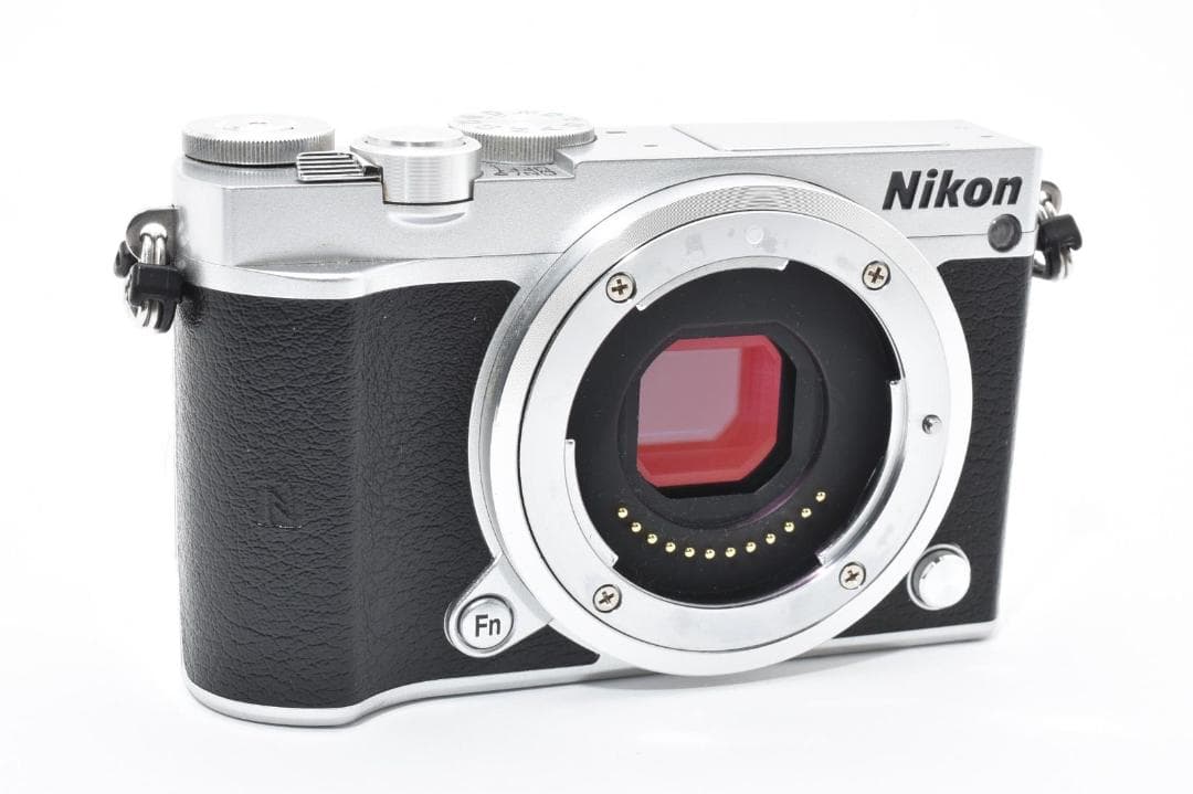【美品】ニコン NIKON J5 小型軽量ミラーレス一眼カメラ Wi-Fi内蔵