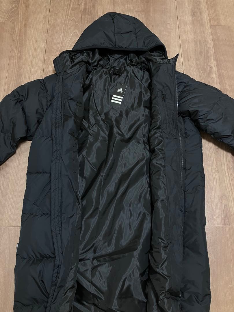 ピピ　新品・未使用品　adidas ロングダウンコート　ベンチコート