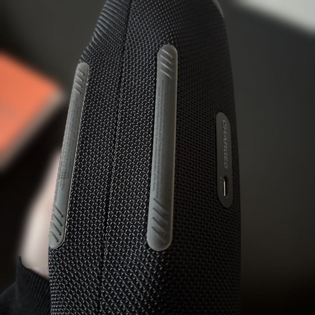 美品　JBL Charge 6 ポータブルスピーカー　 ブラック　お買い得品