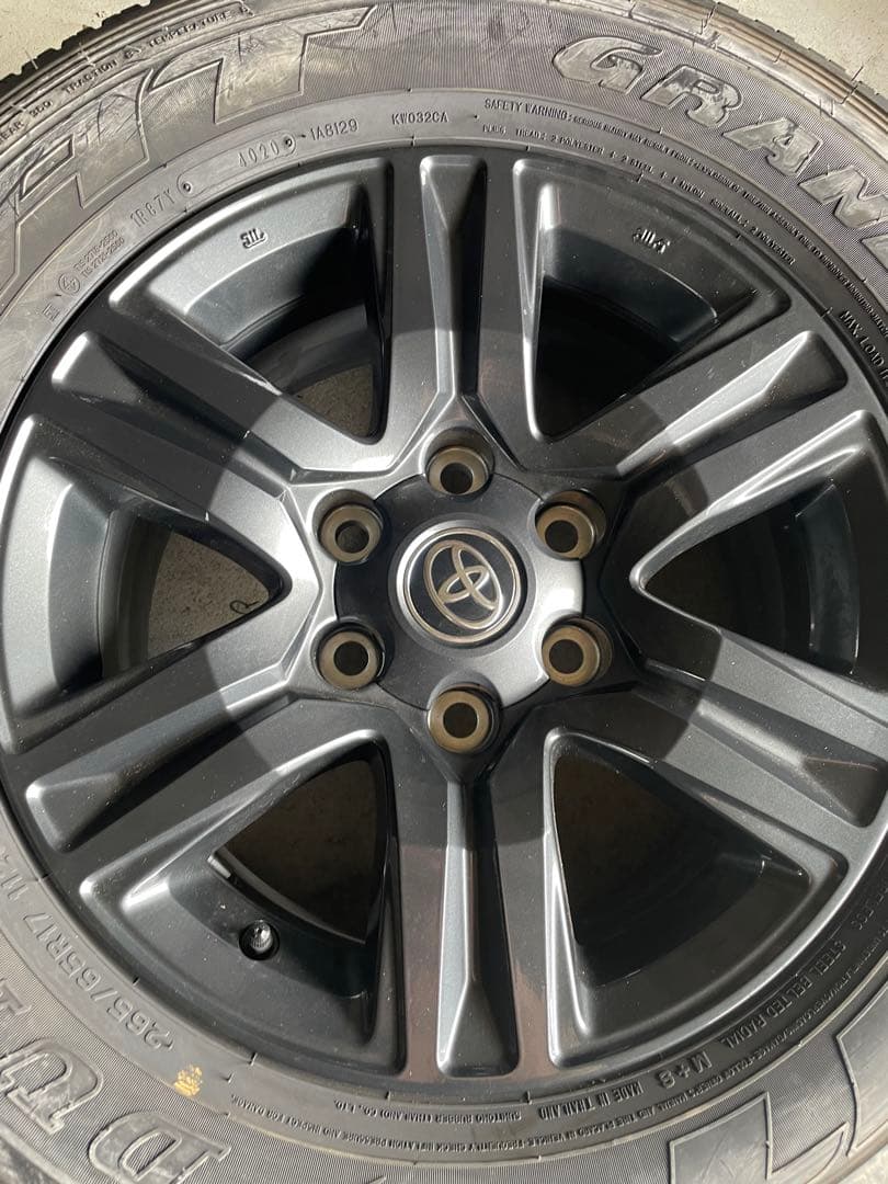 ハイラックス　純正ホイール