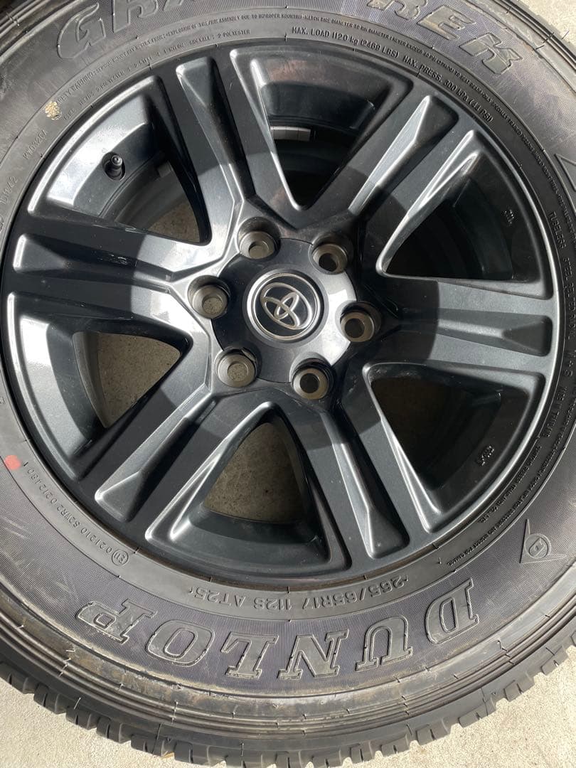 ハイラックス　純正ホイール