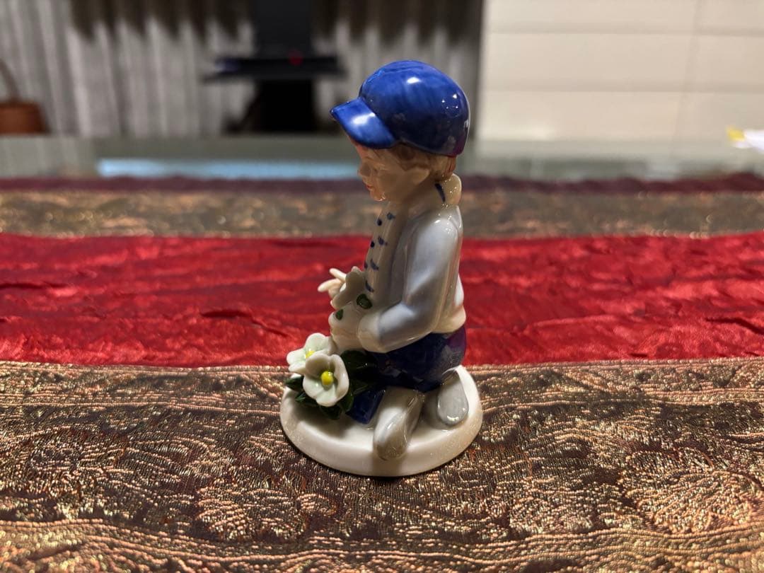 新品　  フィギュリン　2008年　オリバー