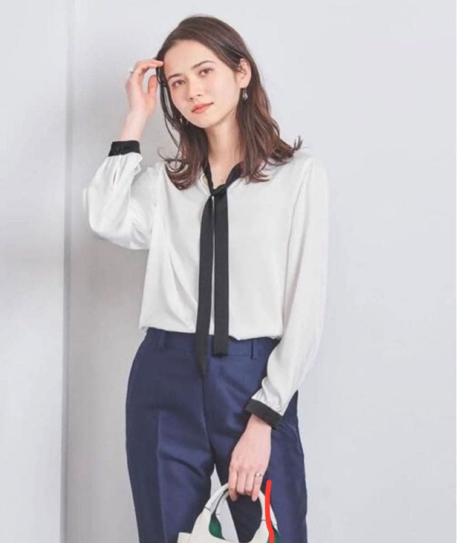 極美品　ユナイテッドアローズ　サテンバイカラー　ボウタイブラウス　とろみブラウス