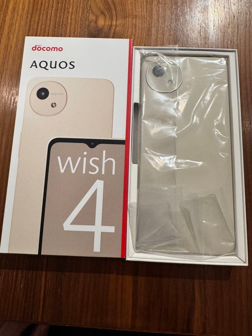 AQUOS wish 4 SH-52E ホワイト