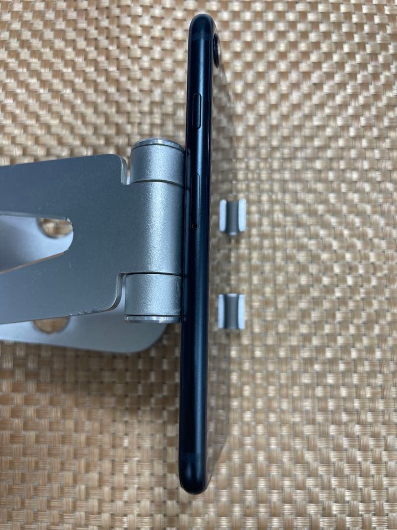 iPhone SE 第3世代 64 GB ミッドナイトSIMフリー【1680】