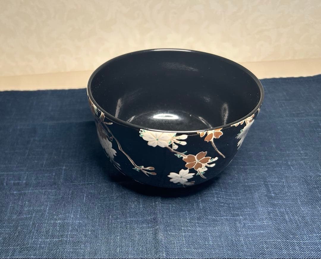 黒茶碗 桜蒔絵風 木箱付き 和食器 お茶碗 飯椀 茶道具