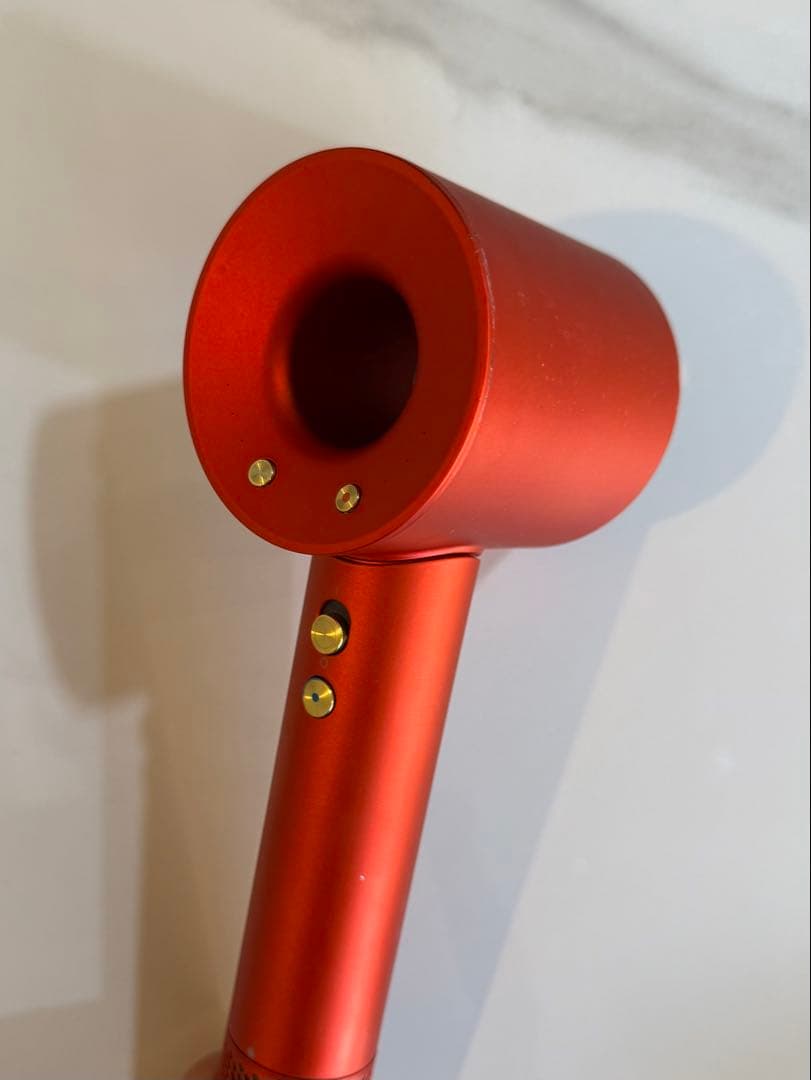 Dyson Supersonic Ionic ヘアドライヤー　数量限定モデル