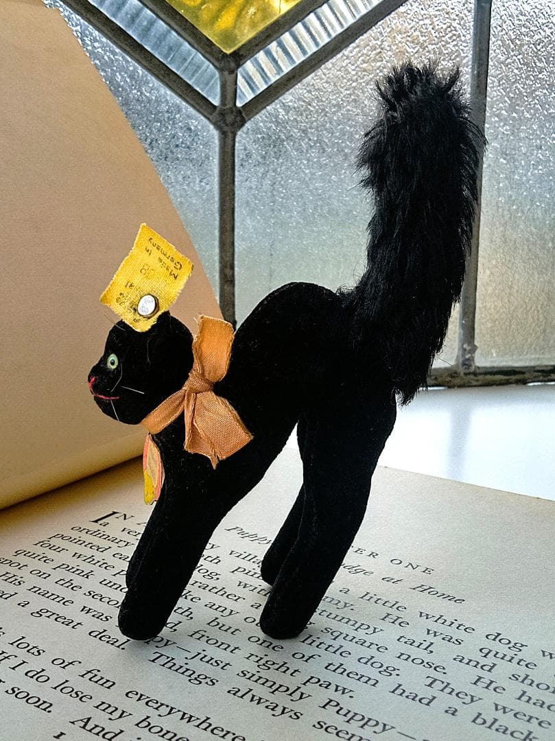 目が点になってるベルベット猫　トムキャット　シュタイフ　★ALL ID’ｓ　黒猫