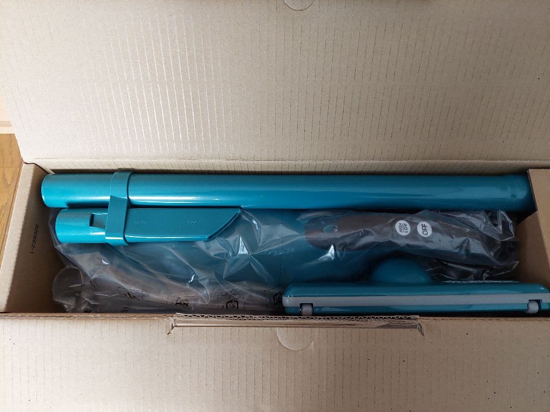 Makita　マキタ　掃除機 CL181FDZ 充電式　サイクロン付き