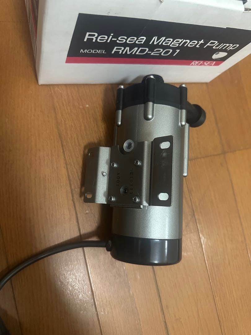 美品　レイシー マグネットポンプ RMD-201