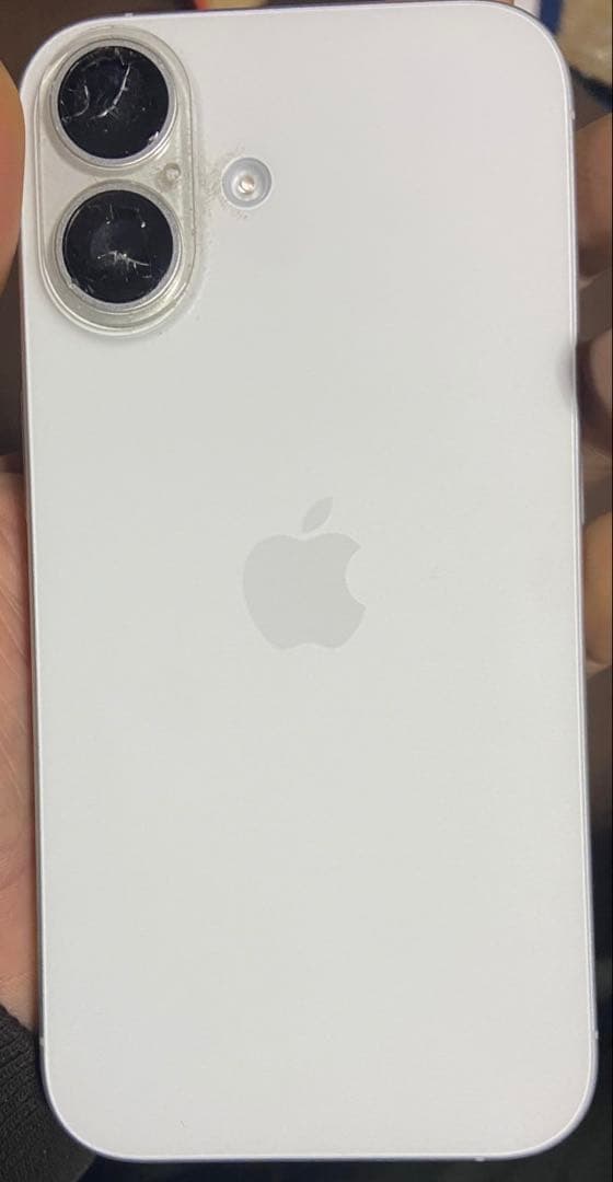 iPhone 16 128GB simフリー利用制限○ カメラレンズ割れ、傷あり